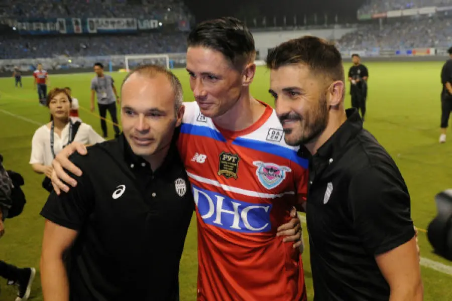 Fernando Torres dice addio al calcio: l’ultima partita contro Iniesta e Villa